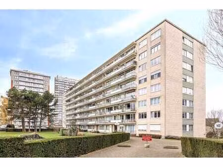 appartement 2 chambres à rafraîchir avec balcon  ascenseur 