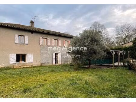 maison d’environ 160 m2 entièrement rénové sur un terrain de 350m2