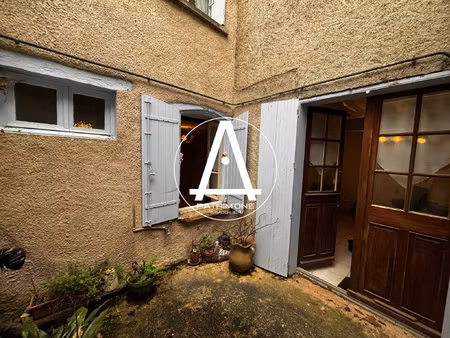 maison de village t4 avec courette intérieure et terrasse