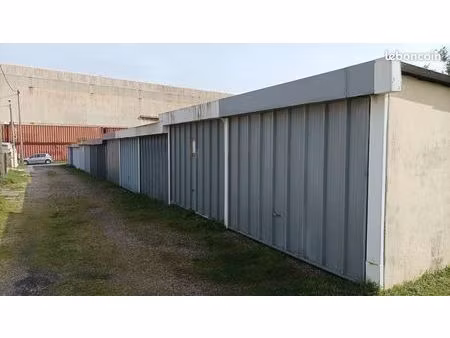 garage ferme a louer