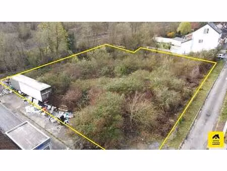 terrain a batir de +/- 2000 m²