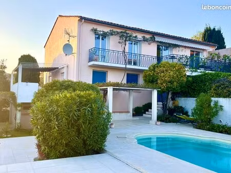 maison individuelle + appartement avec magnifique vue sur les albères
