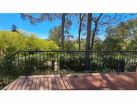 terrain d'exception très arboré avec maison à rénover