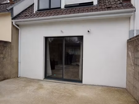 maison deux chambres  entièrement rénovée.