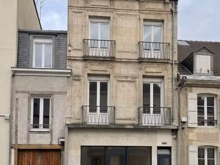 local professionnel — rue du barbâtre  reims centre