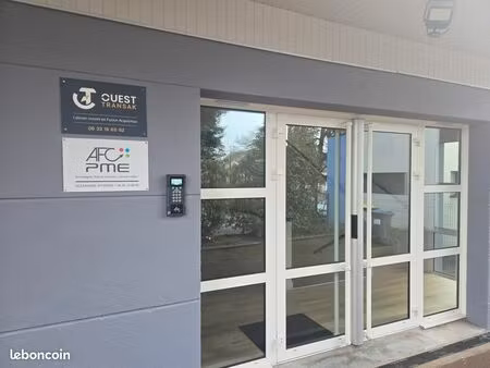 bureau rénové à louer avec services