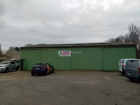 grand local type entrepôt