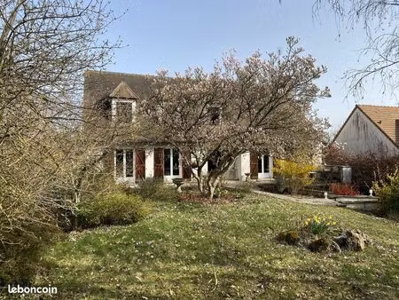 maison 8 pièces 230 m²