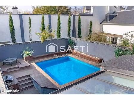 propriété 6 pièces 205 m²