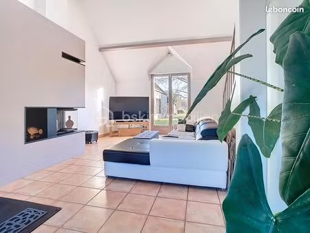 maison 6 pièces 202 m²