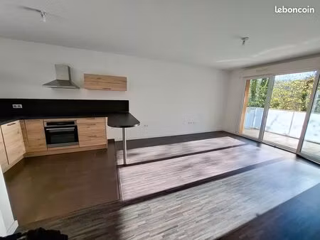 le houlme - appartement t3 récent avec balcon  ascenseur et 2 parkings - 153 000 net vende