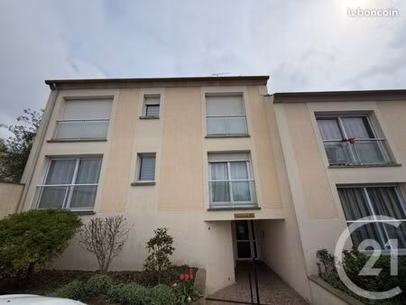 studio 1 pièce 28 m²