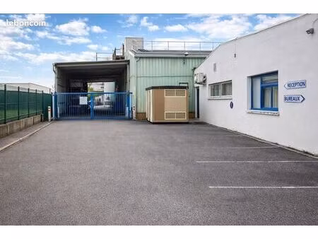 local d’activités / entrepôt à vendre – 3 700 m² env. – vaux-le-pénil (77000)
