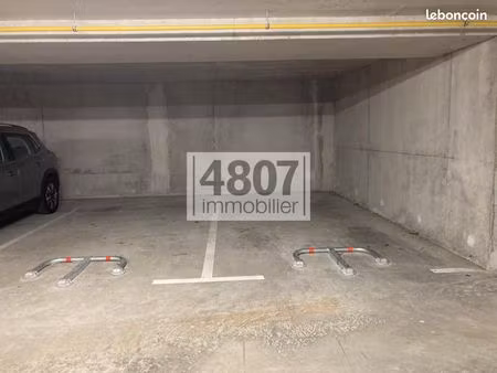 parking 14 m² annecy