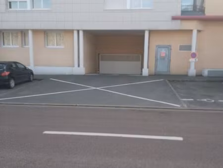 location place garage