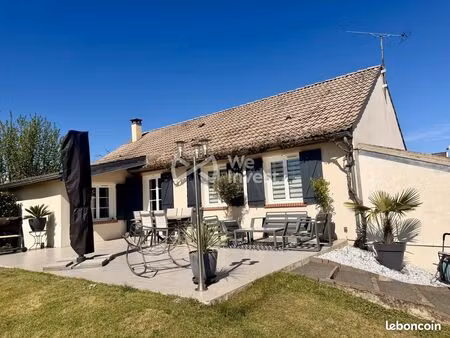 maison 1 pièce 100 m²