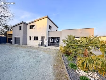 maison 7 pièces 181 m²