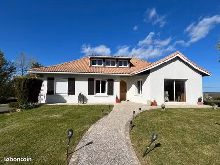 maison 5 pièces 136 m²