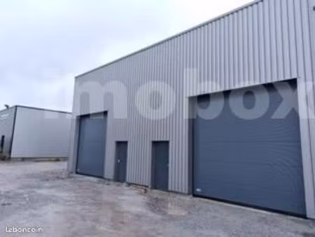local industriel 300 m²