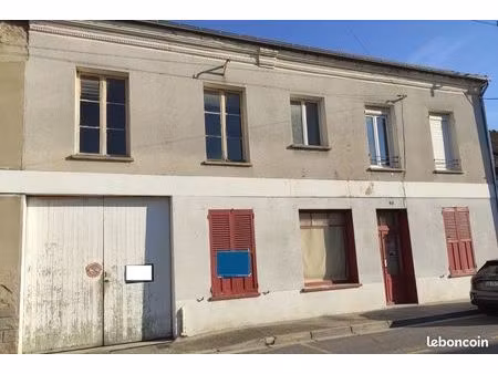 maison 9 pièces 80 m²