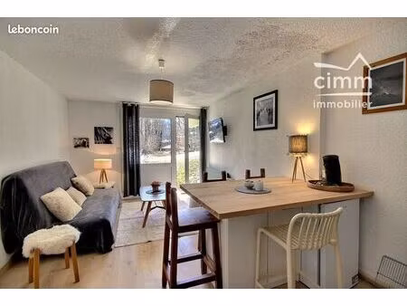 studio 1 pièce 27 m²