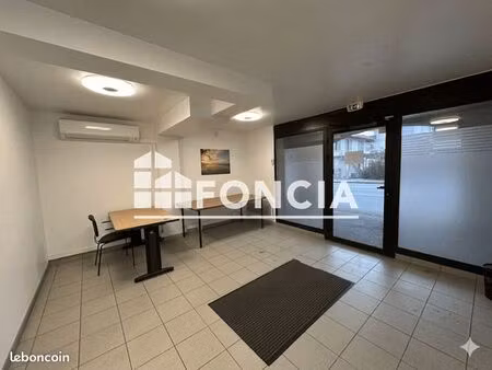 local commercial 74 m²