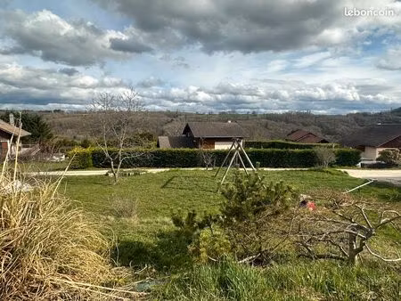 tres beau terrain constructible