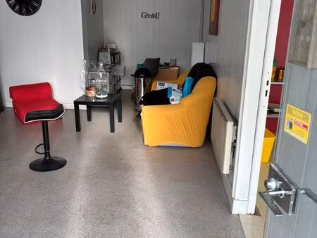 local commercial / bureaux 60 m² à proximité du quartier st nicolas