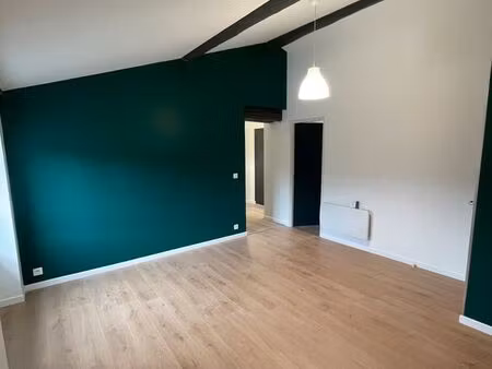 à louer t2 proche iut  lycée borde basse  super u