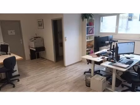 loue bureau en zone franche proche hôpital