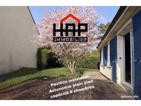 pavillon 8 pièces 130 m²