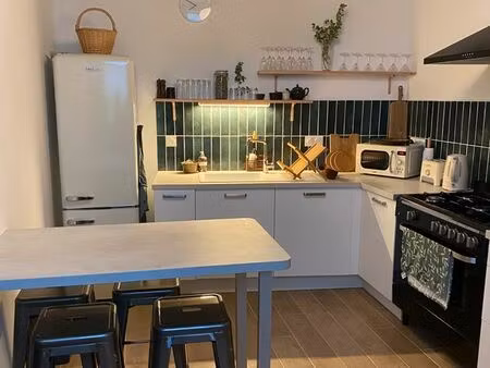 duplex rénové avec terrasse en plein cœur de beaumes-de-venise