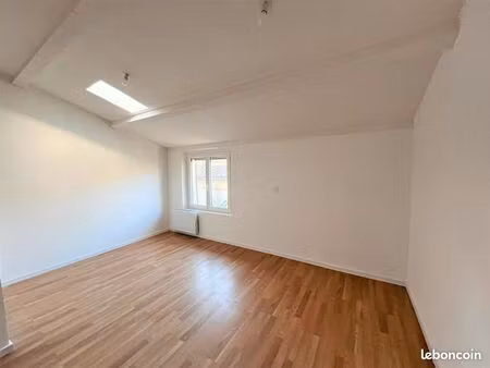 immeuble 5 pièces 68 m²