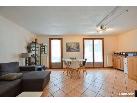 appartement 3 pièces: 57 m2