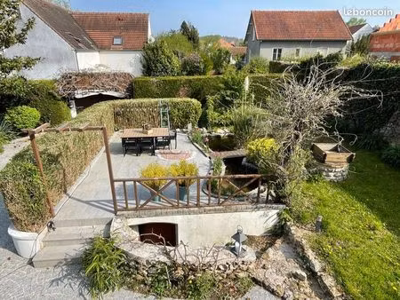 grande maison + 2 appartements