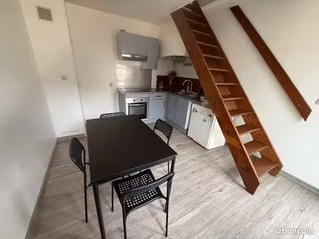 maison d'environ 40m2 avec parking