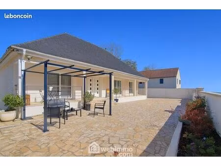 maison 6 pièces 196 m²