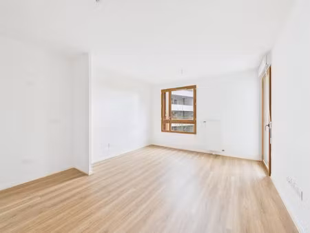 location t2 vide - villepinte