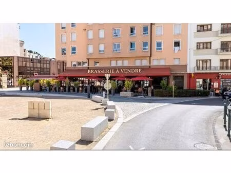 brasserie restaurant a vendre emplacement numéro 1 500 couverts ca à développer