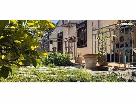 villa 4 pièces 75 m²