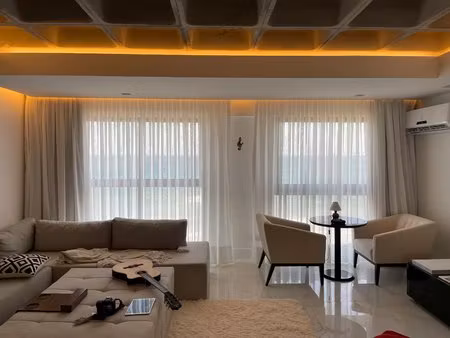 appartement 3 pièces avec terrasse  jardin et parking.