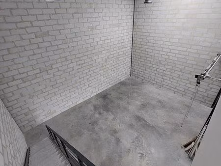 entrepôt / local d’activité 150 m² – hsp 8m – porte 3 5m – poissy