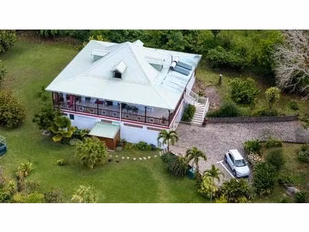 grande maison familiale avec 3 studios indépendants - vue mer!