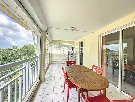 appartement avec vue dégagée dans un quartier tranquille