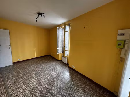 vente locaux professionnels 1 pièce 15 m² à coulommiers (77120)  76 000 €