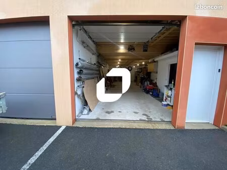 local d'activité 120 m²