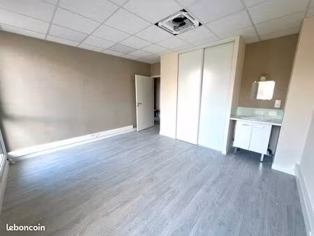 location pro | local activité | 18 m² | vallières-sur-fier