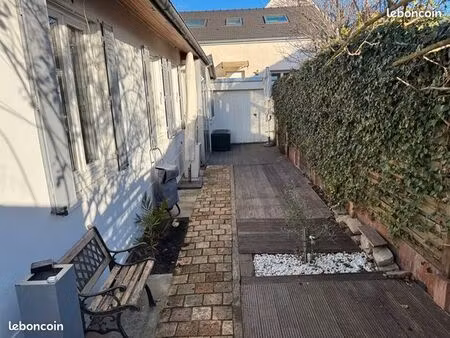 ? maison meublée de plain-pied – 53 m² + jardin