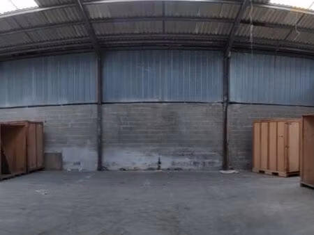 locaux commerciaux à vendre à bonneville / stockage  artisanat  commerce