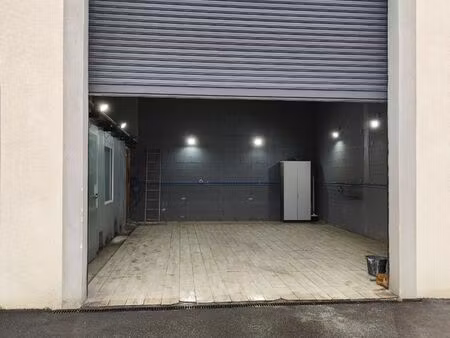 local commercial+ dépôt